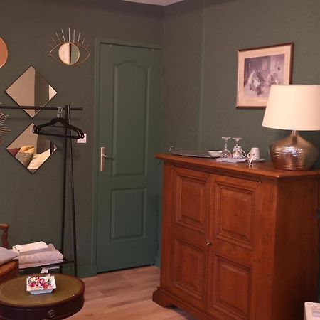 La Cour Du Puits Chambre Victor Cormeilles  Buitenkant foto
